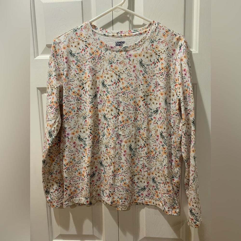Lands’ End long sleeve floral t-shirt size Medium